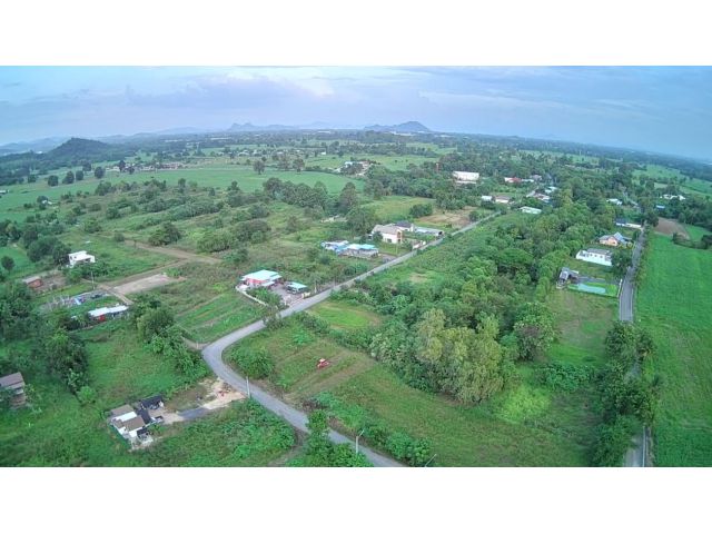 ขายด่วนที่ดินติดถนนลาดยาง น้ำ-ไฟพร้อม