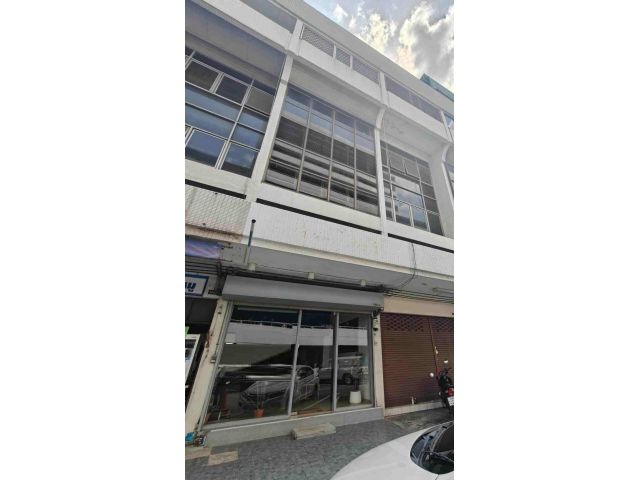 1 B1018 ให้เช่าอาคารพาณิชย์ 3.5 ชั้น + ดาดฟ้า ถนนพระราม4 ใกล้BSTทองหล่อ 3ก .ม