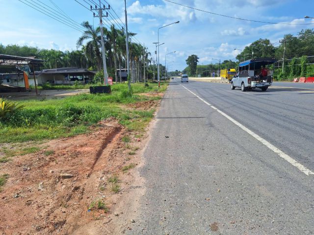 โอกาสทองของนักลงทุน! ที่ดินติดถนนใหญ่ ใจกลางเศรษฐกิจชายแดนใต้