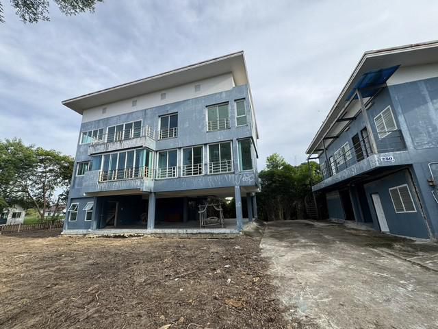 RP247 ขายอาคาร 3 ชั้น 7 ห้องนอน 4 ห้องน้ำ และหอพัก 4 ห้องนอน 4 ห้องน้ำ ปรับปรุงใด้ ประชาร่วมใจ 43 มีนบุรี