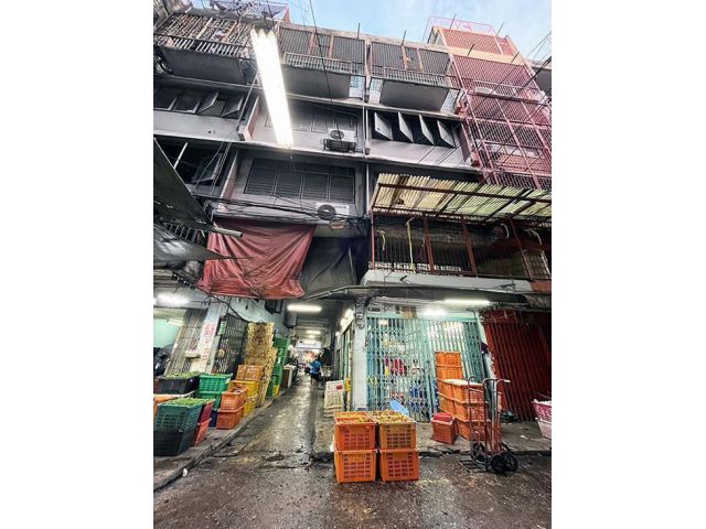 ทำเลทองหายาก! ขายอาคารพาณิชย์ 2 ห้องหัวมุม พร้อมห้องเย็น ปากคลองตลาด ตรงข้ามตลาดยอดพิมาน ซอยเอ็มไพร์