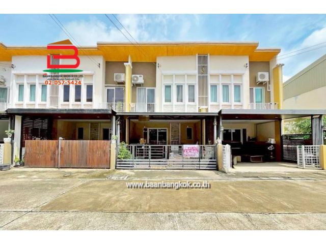 ทาวน์เฮาส์ หมู่บ้าน โกลเด้นทาวน์ วัชรพล-สุขาภิบาล 5 เนื้อที่ 21.5 ตรว. (ใกล้บิ๊กซี สุขาภิบาล5) แขวงออเงิน เขตสายไหม