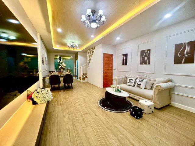 ขายทาวน์เฮ้าส์ 2 ชั้น หมู่บ้านเรือนทองนิเวศน์ เนื้อที่ 16.5 ตารางวา 2 ห้องนอน ซอยเสรีไทย 44 ถนนลาดพร้าว ถนนเสรีไทย