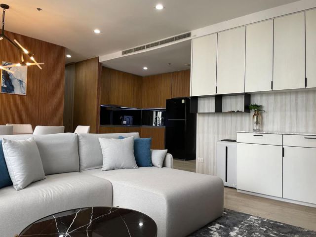 Noble Ploenchit clean nice