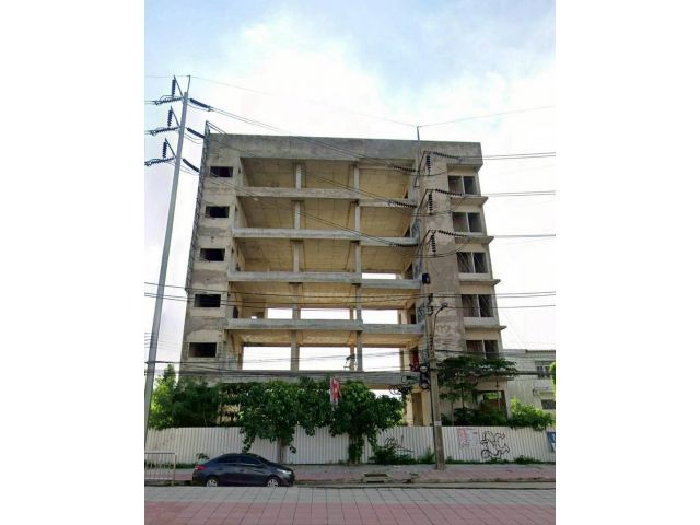 R068-084ขายที่ดินติดถนน ศรีนครินทร์ ขายที่ดิน4-0-50ไร่(1650ตรว.)พร้อมสิ่งปลูกสร้าง อาคารเก่า8ชั้น ราคาดี ทำเลสวย ทำเลดีใก้ลสถานีรถไฟฟ้าธัญญา ปาร์คเพี