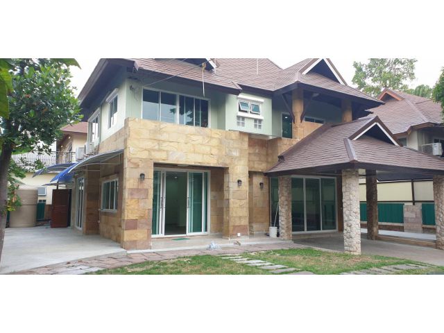 บ้านเช่าเกษตรนวมินทร์ ถนนนวลจันทร์ บ้านเดี่ยวหลังใหญ่ เนื้อที่90ตรว. 5นอน 3น้ำ แอร์ 5เครื่อง พร้อมเข้าอยู่ โลเคชั่นดีมาก