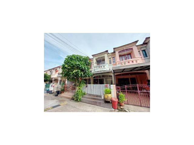 ขายทาวน์เฮ้าส์ 2 ชั้น ทำเลศักยภาพ ม.บุศรินทร์ ปิ่นเกล้า - พุทธมณฑลสาย 4 ใกล้ม.มหิดล ราคาดี