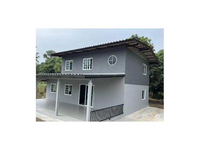 ขายที่พร้อมบ้านสวนรีโนเวสใหม่ทั้งหลัง ต.โพรงมะเดื่อ อ เมืองนครปฐมเนื้อที่ 216ตรว.ด้านหน้าติดถนนลาดยางด้านหลังติดคลอง