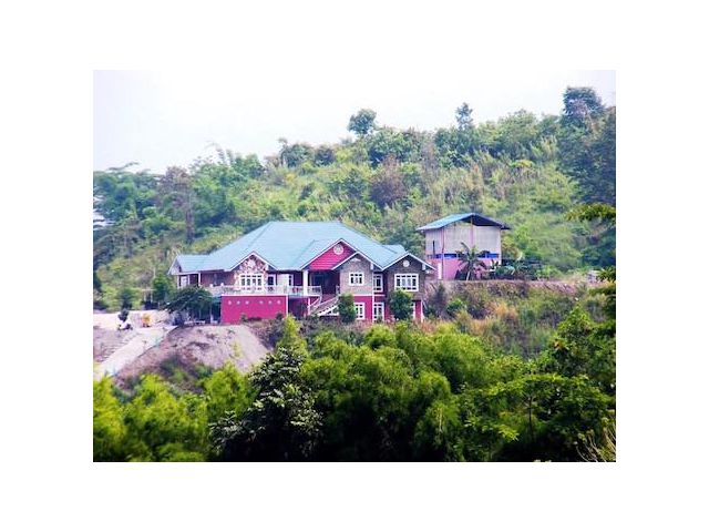 ขายบ้านพร้อมที่ดิน 7 ไร่ เนี้อที่ใช้สอย 700 ตร.ม.อยู่ตำบลแคมป์สน อำเภอเขาค้อ