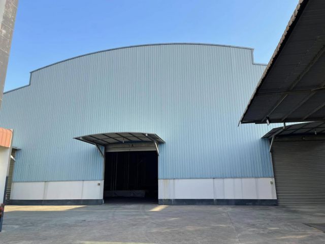 ขายโรงงาน 1.5 ไร่ ถนนเอกชัย–พระราม 2 คอกกระบือ สมุทรสาคร ผังชมพู ขอ รง.4 ได้ พร้อมเครน 2 ตัว – ทำเลทองใกล้ทางด่วน ราคาคุ