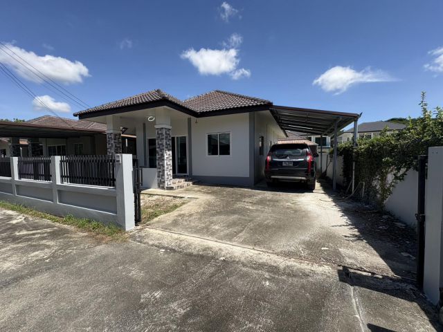 ขายบ้านปรับปรุงใหม่ดอยสะเก็ด ใกล้เมืองราคาถูกเพียง 1.69 ลบ.โอนฟรี สะดวกทุกอย่าง น้ำไม่ท่วม