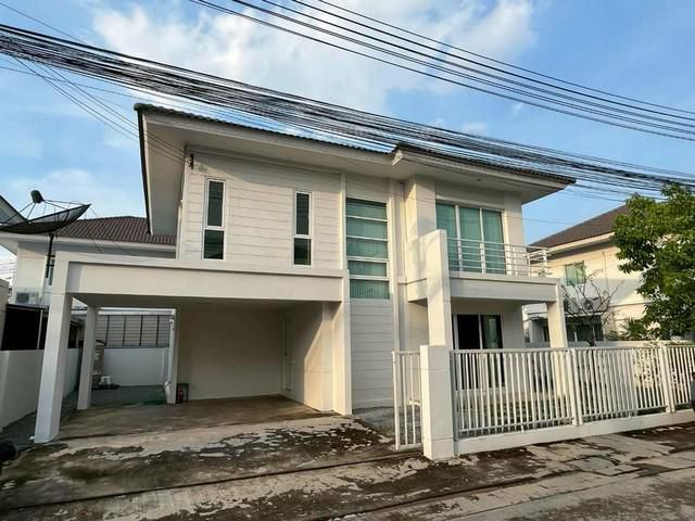 บ้านเดี่ยวหลังใหญ่ ปรับปรุงใหม่  พร้อมเฟอร์และเครื่องใช้ไฟฟ้า