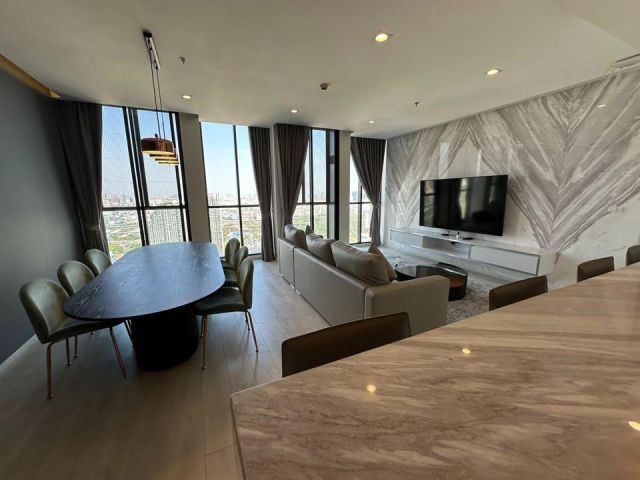 ขาย / ให้เช่า คอนโด Noble Ploenchit (โนเบิล เพลินจิต) ห้องมุม ขนาด 120 ตารางเมตร 2 ห้องนอน ชั้น 42 พร้อมอยู่ ติดรถไฟฟ้า