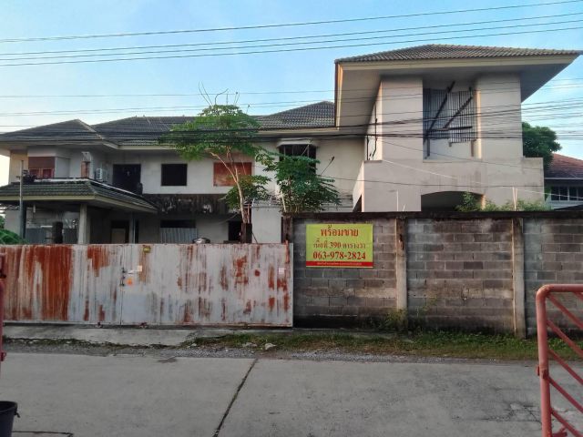 ขาย บ้าน+ที่ดิน ซอยรามอินทรา 5 แยก 7 แขวงอนุสาวรีย์ เขตบ22000000างเขน ทิศเหนือ เนื้อที่ 390 ตารางวา