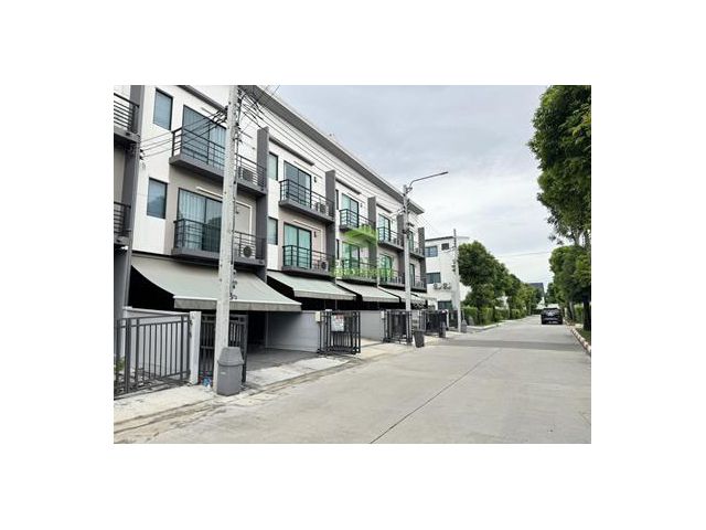 ขายทาวน์โฮม 3 ชั้น บ้านกลางเมือง รามอินทรา วัชรพล เนื้อที่ 26.80 ตร.ว ต่อเติมครบ สวย พร้อมอยู่ ใกล้ทางด่วน