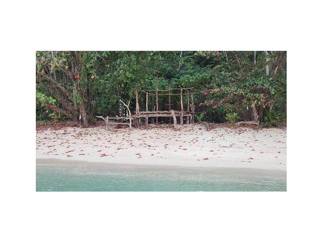 ขายที่ดิน 20 ไร่ เกาะโหลน ติดชายหาด ต.ราไวย์ อ.เมืองภูเก็ต จ.ภูเก็ต