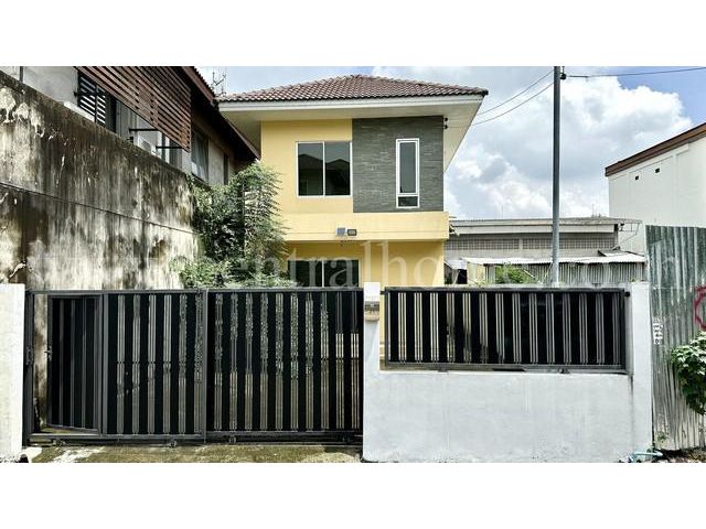 บ้านเดี่ยว 50 ตร.วา ซอยสุคนธสวัสดิ์ 20 ลาดพร้าว บัานไม่เคยเข้าอยู