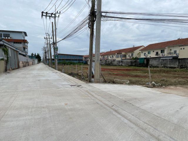 ขายที่ดินถมแล้ว แปลงสวย ขนาด 608 ตรว. ติดถนน 2 ด้าน บางกะดี่ 19 แยก 8 และ เทียนทะเล 20 แยก 14 ใกล้ถนนวงแหวนกาญจนาภิเษก