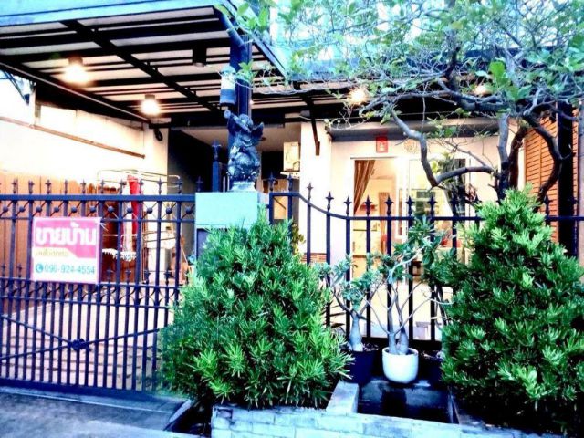 ขายทาวน์เฮ้าส์ 2 ชั้น หมู่บ้านพฤกษาวิลล์ 25 พุทธบูชา 36 ตกแต่ง พร้อมเข้าอยู่ บางมด ทุ่งครุ กรุงเทพฯ