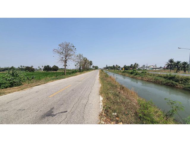 ฮวงจุ้ยดี ทำเลเยี่ยม ที่สวย ราคาถูก ติดทาง 3 ด้าน ติดคลองชลประทานใหญ่ ที่ดินสูง