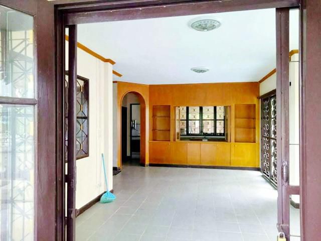 MRT คลองบางไผ่ 2 กม.หลังมุม  บ้านกล้วย-ไทรน้อย ทาวน์เฮาส์ 2 ชั้น