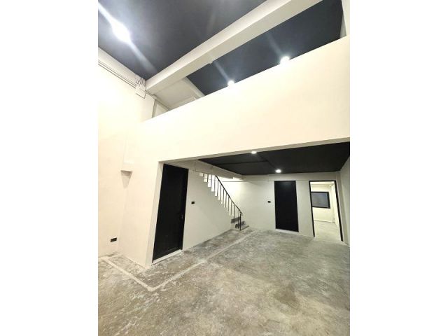 ให้เช่า อาคารพาณิชย์4.5ชั้นสุขุมวิทใกล้BTS ปุณณวิถี  ขนาด450ตรมชั้นละ100ตรมเหมาะทำออฟฟิศ โชว์รูม  คลินิก  คาเฟ่