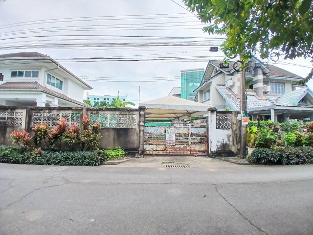 ขายที่ดิน นวมินทร์ 75 แยก 13 โทร.099-998-3897