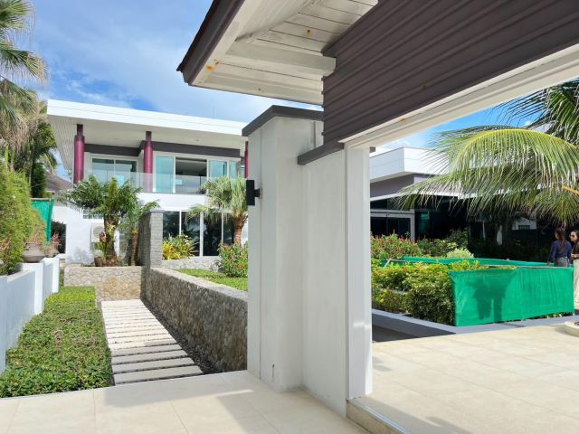 ขายวิลล่าหรู ติดหาดนาใต้