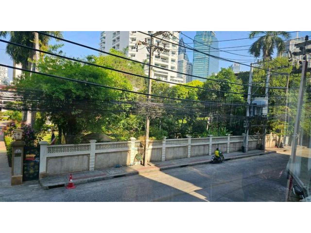 ขายที่ดิน สุขุมวิท 33 ขนาด 1032 ตารางวา พื้นที่น้ำตาล เหมาะลงทุน พร้อมโอนทันที -(จัดเป็นพื้นที่สีน้ำตาล) สามารถสร้างอาคารสูงได้