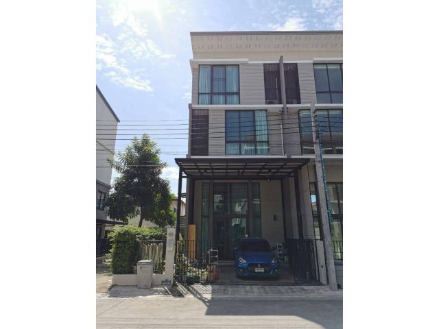 ให้เช่าทาวน์โฮม 3.5 ชั้น ซอยพัฒนาการ 32 โครงการพาทิโอ ใกล้ APL รามคำแหง (N.1057)