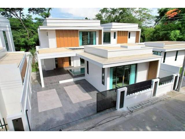 ขายบ้าน พูลวิลล่าสร้างใหม่ 2 ชั้น ใกล้ทะเลจอมเทียน พัทยา