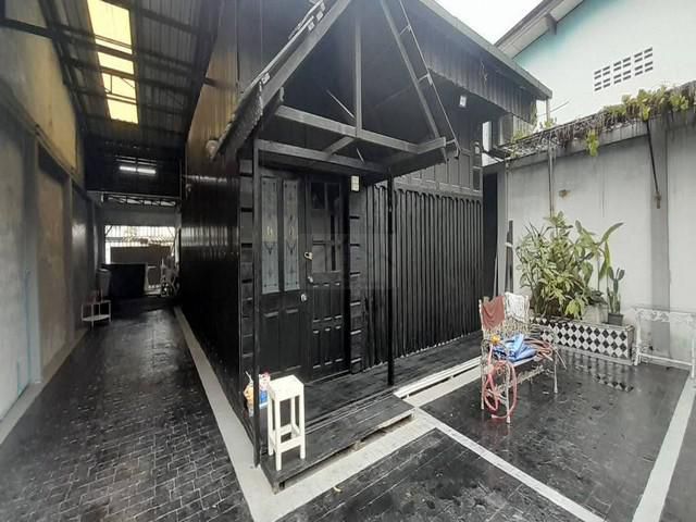 ให้เช่าบ้านพร้อมสตูดิโอ 54 ตรว. เพดานสูง ลาดพร้าว 134 ใกล้ MRT บา