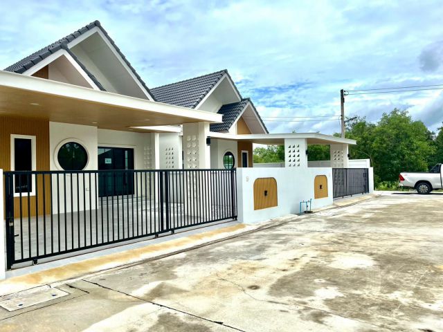 บ้านเดี่ยวหลุดจอง 1 หลังสุดท้าย 2 ห้องนอน 2 ห้องน้ำ 2 จอดรถ บ้านเสร็จ พร้อมอยู่ ไม่ต้องใช้เงินดาวน์