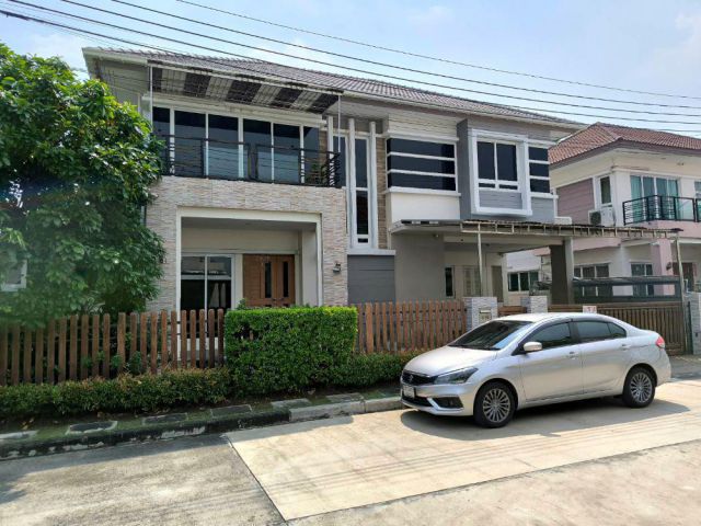 ขายบ้านเดี่ยว 2 ชั้น หลังมุม หมู่บ้านบางกอกบูเลอวาร์ด วงแหวน - เทพารักษ์ ทำเลดี เดินทางสะดวก