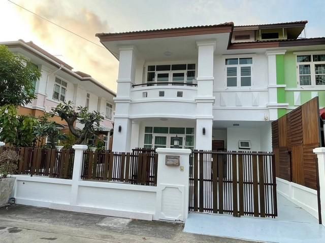 ให้เช่าบ้านแฝด 2 ชั้น โครงการ บ้านศิรินเทพ ลาดพร้าว 101 Baan Sirinthep ตกแต่งสวยเฟอร์นิเจอร์ครบพร้อมอยู่