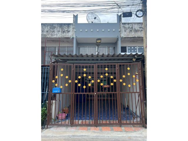 ให้เช่าทาวน์โฮม 2 ชั้น หมู่บ้านเปรมปรีดิ์ คลอง 2 ธัญบุรี รังสิต - นครนายก 54 18 ตร.ว ใกล้ฟิวเจอร์พาร์รังสิต