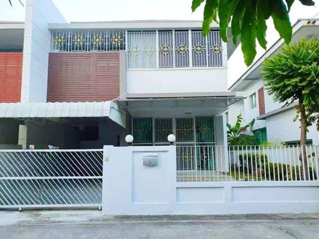 พร้อมเฟอร์ฯครบ ตลาดใจโต300ม. ให้เช่าบ้าน 2ชั้น หรูหรา 36 ตร.วา.