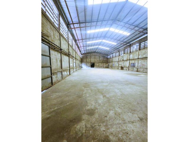 ประชาอุทิศ-บางครุ รถเทเลอร์ 18 ล้อเข้าได้ โกดัง+อาคาร2ชัั้น 600ตร