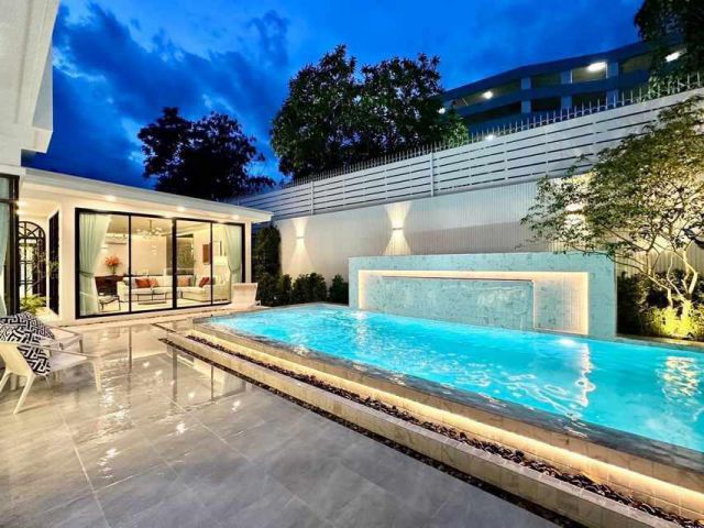 BH30 ให้เช่าบ้านเดี่ยว 2 ชั้น สุดหรู หมู่บ้าน เพอร์เฟค มาสเตอร์พีซ สุขุมวิท 77 6 นอน