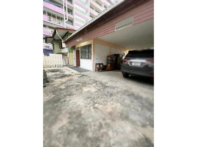 MRTอิสรภาพ จอดรถ 2คัน  8BiGC บิ๊กซีอิสรภาพ! วงเวียนใหญ่ 25ตรว.