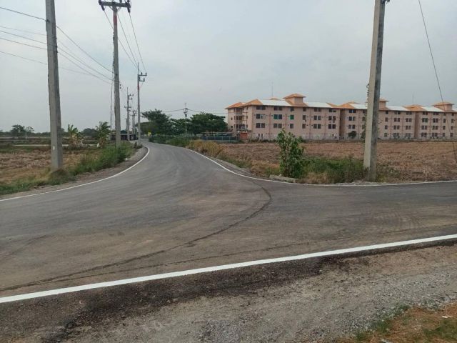 R 624-066ขายที่ดินสวยมาก แปลงหัวมุม ติดถนนดำ 2 ด้าน 27ไร่เศษ แสนภูดาษ บ้านโพธิ์ ฉะเชิงเทรา ไร่ละ 3 ล้านบาท เพียง 500เมตร จากถนน 3020 ห่าง2