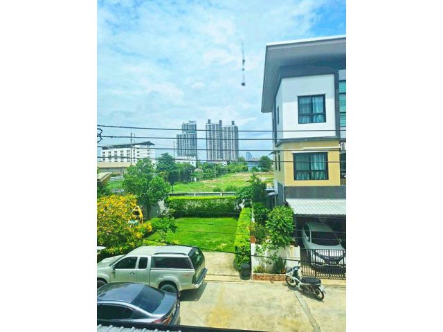 เช่าทาวน์โฮม 3ชั้น ใหม่ 222 ตร.ม สุขุมวิท113 MRT ศรีเทพา 1กม.