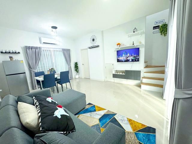 โลตัส บางกรวยไทรน้อย 2.9กม.โฮมพรีเมียมสุดหร รร. ปิยะฉัตร 2.1 กม.