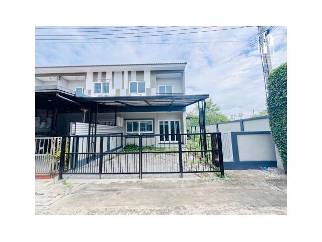 ขายทาวน์เฮ้าส์หลังมุม หมู่บ้านซื่อตรง โคซี่ บางบัวทอง ราคา 2.69 ล้านบาท (ฟรีโอน)