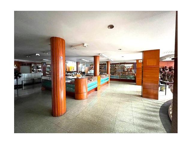 ขายด่วน ! ตึกแถว 2 ห้อง 4 ชั้น สภาพดี ทำเลทอง ย่านสีลม-สาทร ถนนกว้าง ใกล้ BTS เซนต์หลุยส์