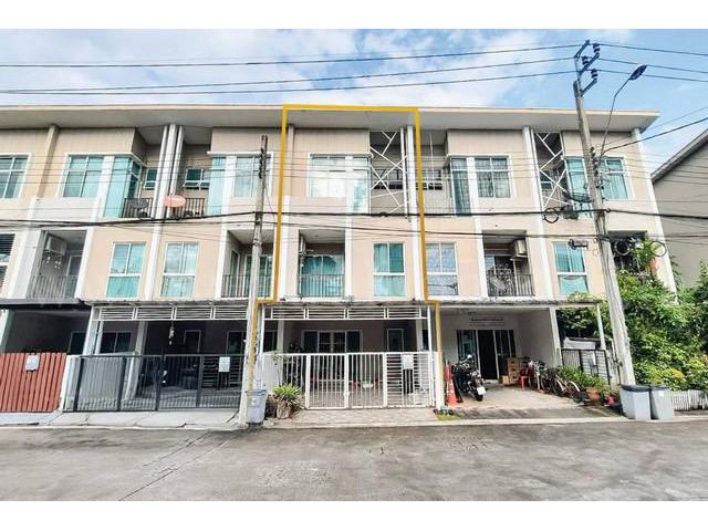 ลดราคา ทาวน์โฮม 3 ชั้น ซิกเนเจอร์ รามอินทรา 109 พร้อมอยู่