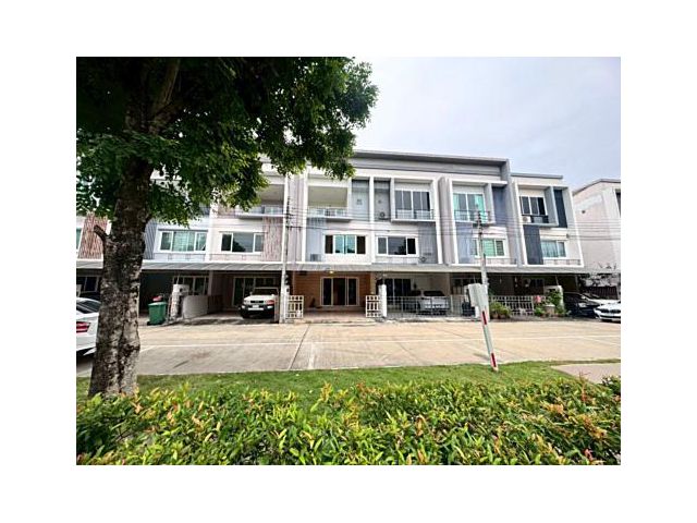 ขายทาวน์โฮม หมู่บ้านดิเอ็กซ์คลูซีฟ พัฒนาการ44 (The Exclusive-Pattanakarn44) ใกล้ APL หัวหมาก (N.1915)