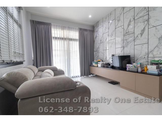 ขายบ้านแฝดสวยพร้อมอยู่ Aura Luxe รามคำแหง 94 ผู้ขายออกค่าโอน