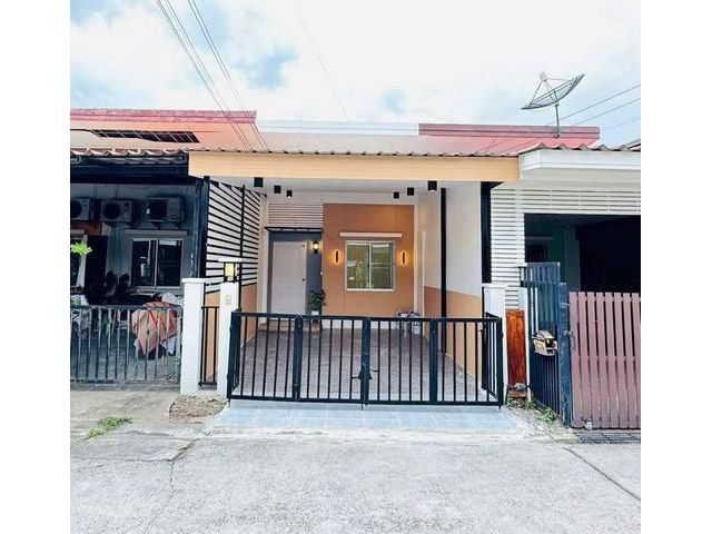 ทาวน์เฮ้าส์มือสอง รีโนเวทใหม่ หมู่บ้านวิน วิลเลจ ศรีราชา หนองพังพ