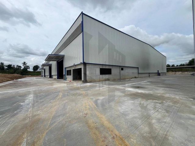 #ให้เช่าโกดังสร้างใหม่ศรีราชา ชลบุรี ขนาด 4200 ตรม  พื้นที่สีเหลือง สามารถผลิตได้ ขอใบ รง ได้ ออฟฟิศ+ห้องน้ำในออฟฟิศ